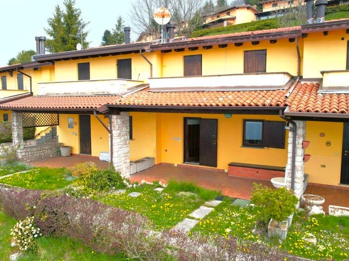 Appartamento trilocale in vendita in Viale dei Fiori, San Fermo, Grone