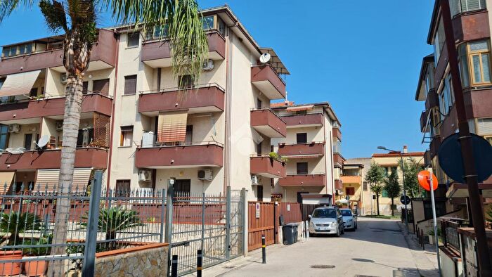 Appartamento trilocale in vendita in Via Napoli, Portico Di Caserta