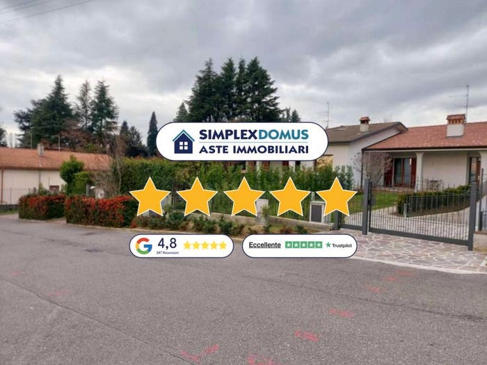 Casa con 6 locali in vendita in Via Dante Alighieri, Carvico