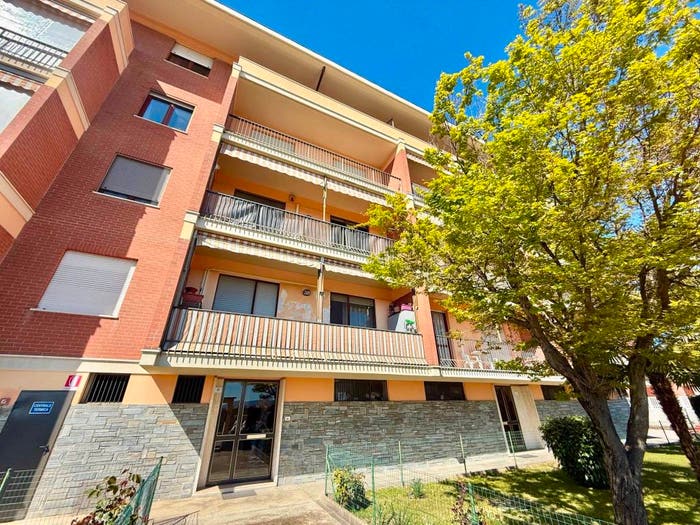 Appartamento trilocale in vendita in Via degli Alpini, Centro, Caselle Torinese
