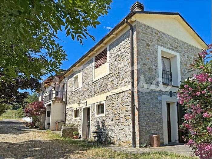 Casa con 6 locali in vendita in Monterenzio
