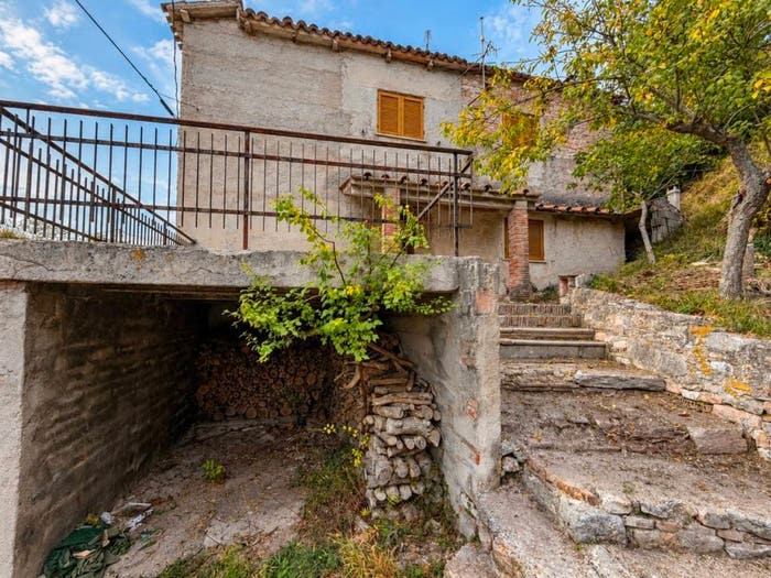 Casa quadrilocale in vendita in Località Spineto, Genga
