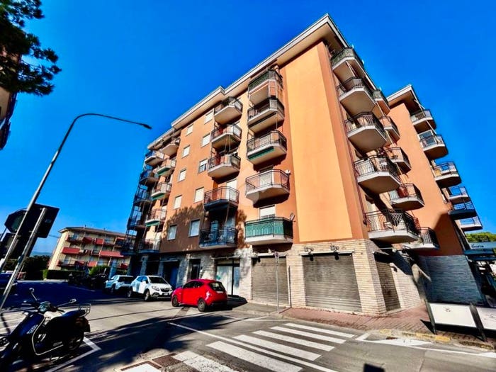 Appartamento trilocale in vendita in Via colombo, Marina Di Andora, Andora
