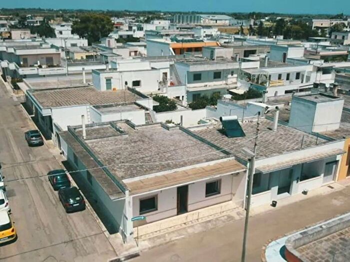 Appartamento con 6 locali in vendita in Via Macchiavelli, Centro, Veglie