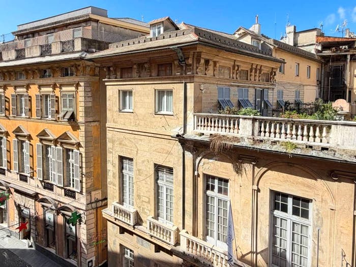 Appartamento quadrilocale in vendita in Via Benedetto Cairoli, Maddalena, Genova