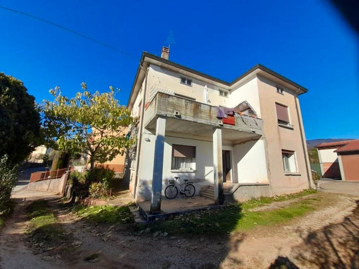 Appartamento trilocale in vendita in Centro, Zugliano