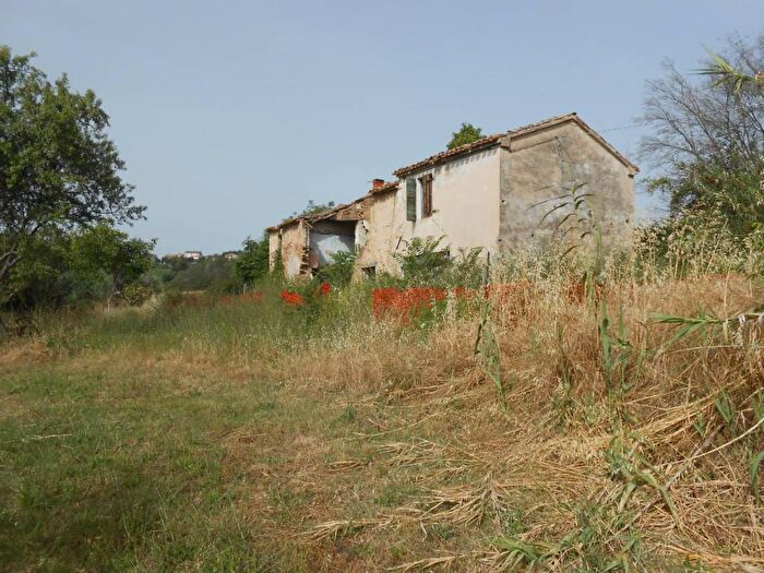 Casa con 6 locali in vendita in Via Pieve Canneti, Terre Roveresche