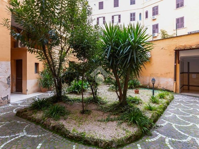 Appartamento quadrilocale in vendita in Via Saturnia, San Giovanni, Roma