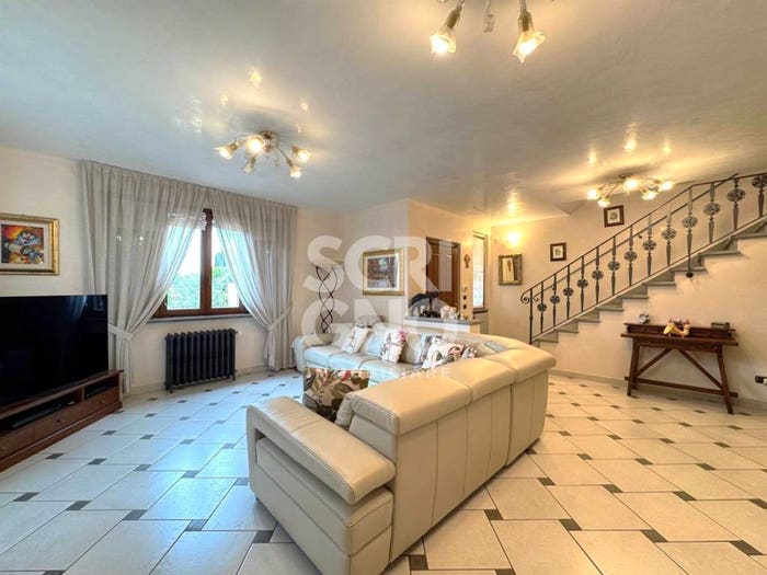 Casa con 6 locali in vendita in Via Filippo Brunelleschi, Centro, Poggio a Caiano