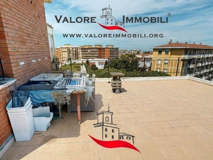 Appartamento trilocale in vendita in Via Galileo Ferraris, Coteto, Livorno