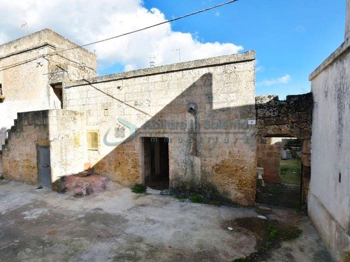 Casa quadrilocale in vendita in Vico Tanaro, Giuliano, Castrignano del Capo