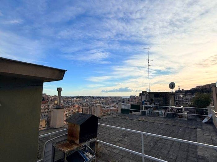 Appartamento trilocale in vendita in Via Monte Rosa, Staglieno, Genova