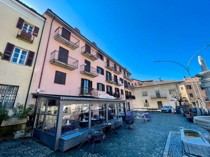 Appartamento con 5 locali in vendita in Piazza Vittorio Emanuele II, Centro, Farigliano