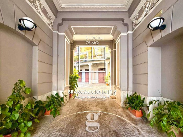 Appartamento trilocale in vendita in Rampe Brancaccio, Chiaia, Napoli