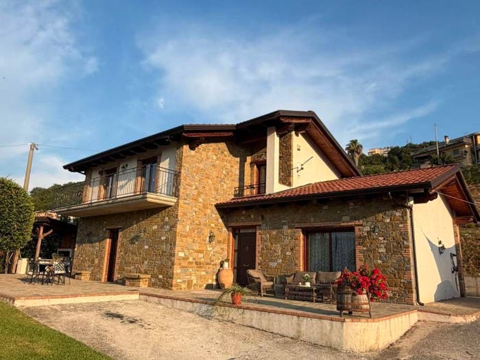Casa con 5 locali in vendita in Via Molaro, Ogliastro Cilento