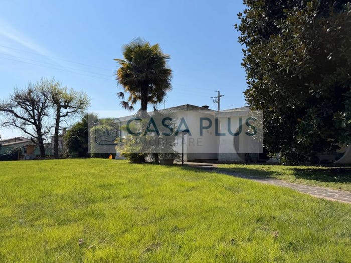 Casa con 6 locali in vendita in Centro, Tombolo