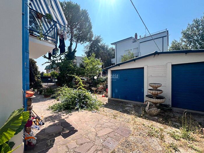 Appartamento quadrilocale in vendita in Via Giovanni Lanza, Pantano, Pesaro