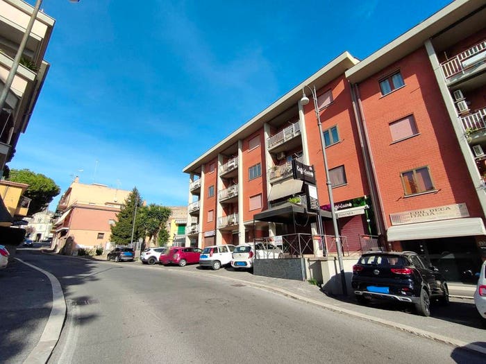 Appartamento trilocale in vendita in Via Generale Roberto Lordi, Centro, Genzano di Roma