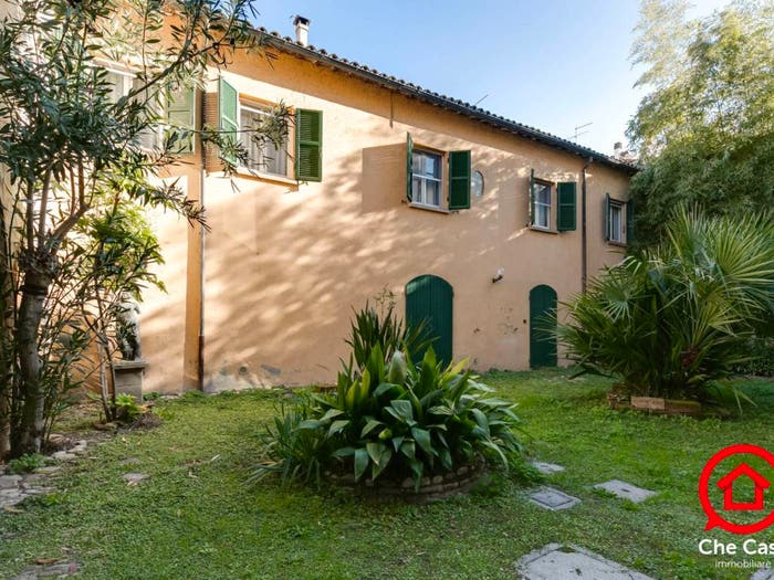 Casa con 6 locali in vendita in Via Scipione Sacchi, Centro Storico, Cesena