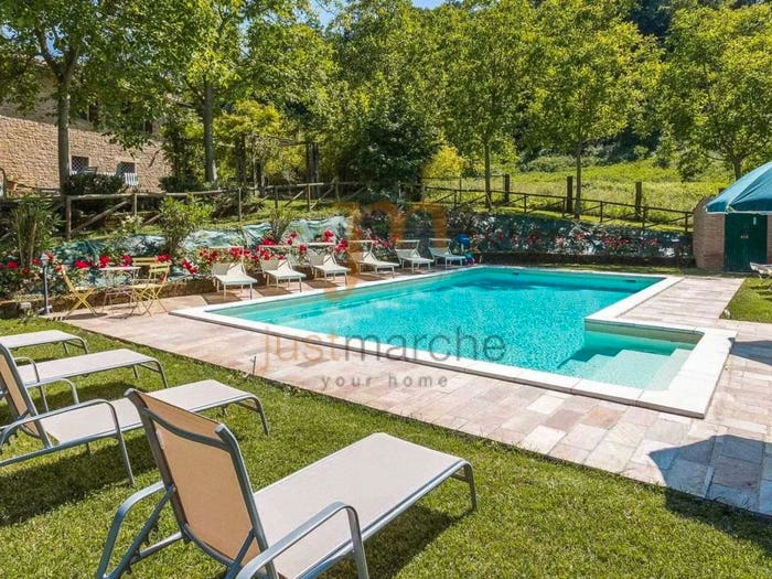 Casa con 6 locali in vendita in Località Sant'Elena, Serra San Quirico
