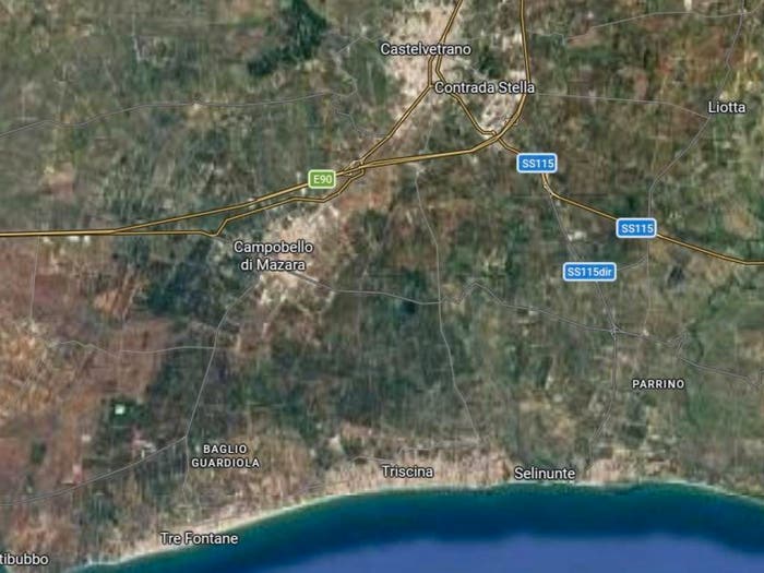 Appartamento con 6 locali in vendita in Via Cavour E, Centro, Campobello di Mazara