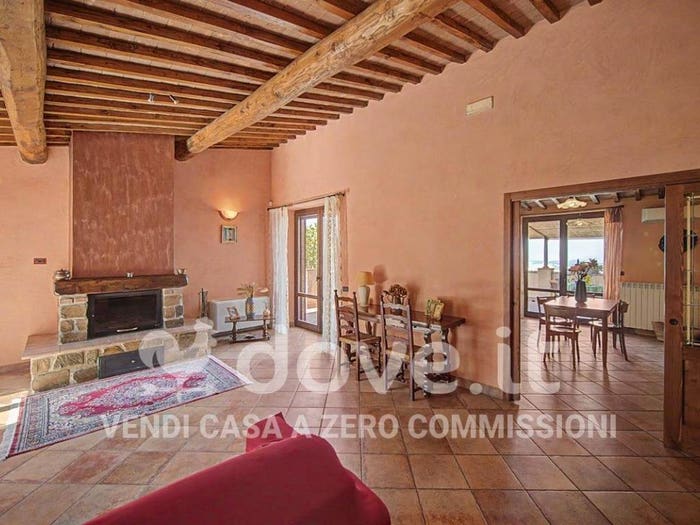 Casa con 6 locali in vendita in Via Caduti di Nassiriya, Casole d'Elsa