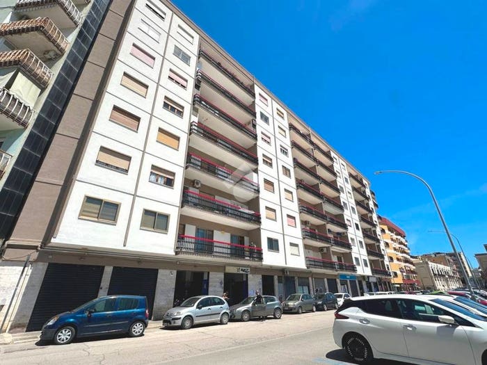 Appartamento trilocale in vendita in Via Torino, Centro, Barletta