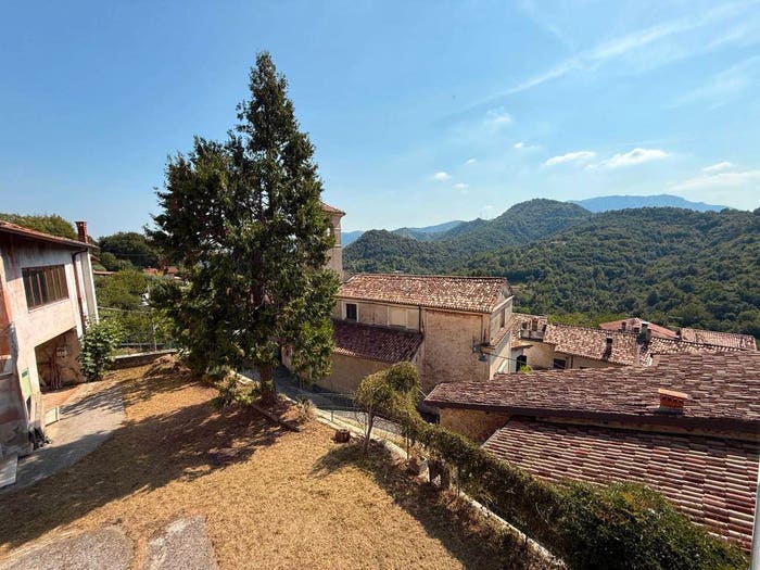 Casa con 6 locali in vendita in Via Grauzze, Agnosine
