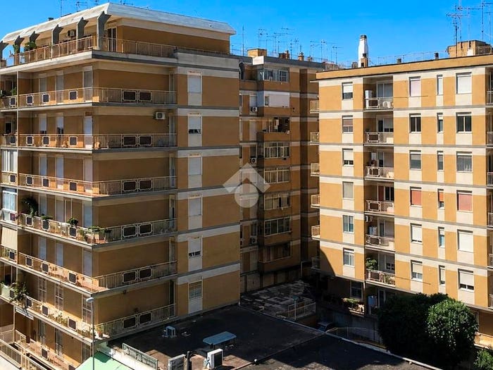 Appartamento quadrilocale in vendita in Via Giuseppe di Vittorio, Commenda, Brindisi