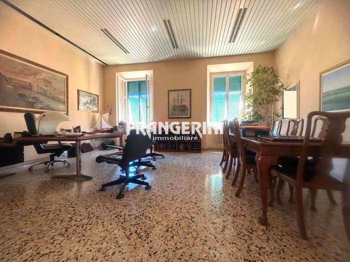 Appartamento con 5 locali in vendita in Via Giovanni Marradi, Piazza Roma Borgo Cappuccini, Livorno