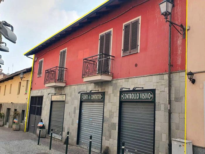 Casa con 6 locali in vendita in Via Roma, Piossasco