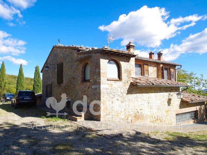 Casa con 6 locali in vendita in via di Poggiano, Montepulciano