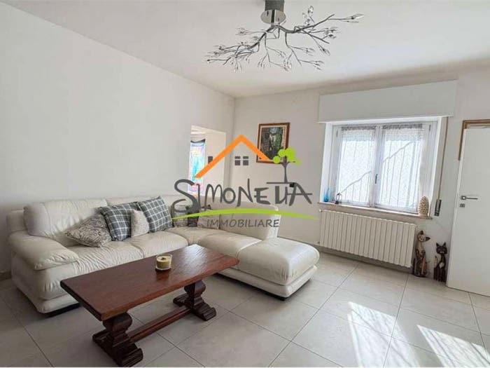 Casa con 6 locali in vendita in Centro, Oleggio