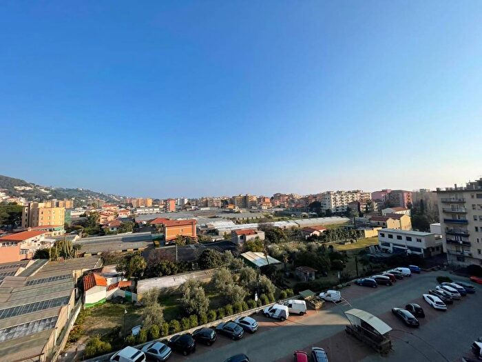 Appartamento trilocale in vendita in Centro, Vallecrosia
