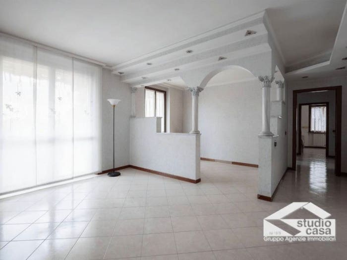 Appartamento quadrilocale in vendita in Centro, Caselle Lurani