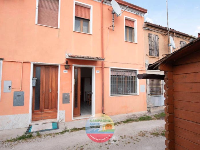 Casa con 5 locali in vendita in Via Novembre, Centro, Codigoro