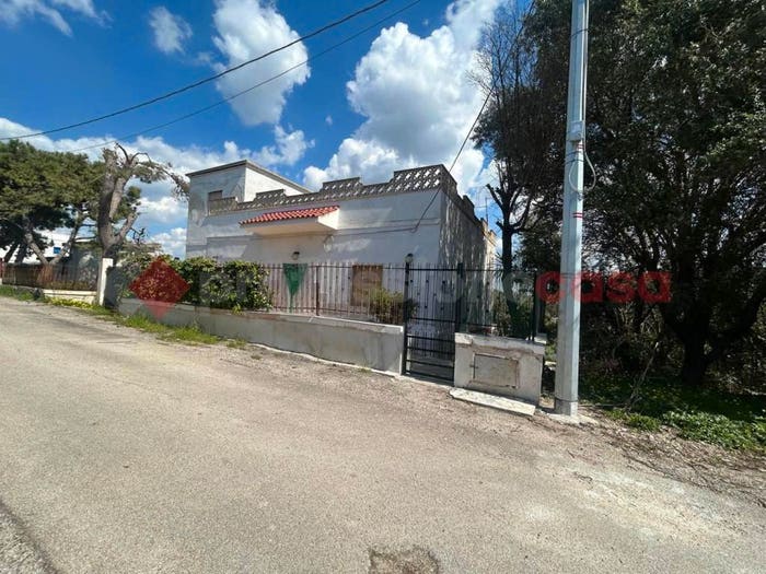 Casa con 6 locali in vendita in VIA ORCHIDEE, Leporano Marina, Leporano