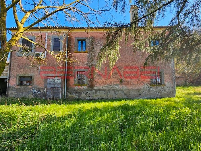 Casa con 6 locali in vendita in Vocabolo Cervarola, Centro, Bagnoregio