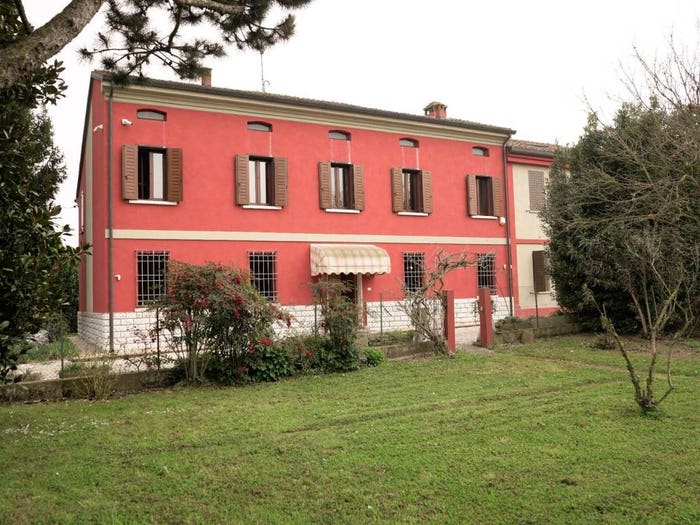 Casa con 6 locali in vendita in Strada Sacca, Pegognaga