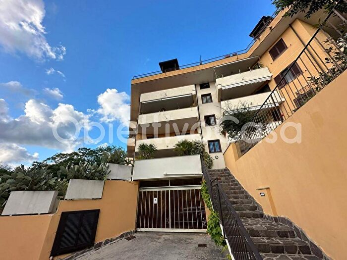 Appartamento quadrilocale in vendita in Via San Leucio, San Leucio Briano, Caserta