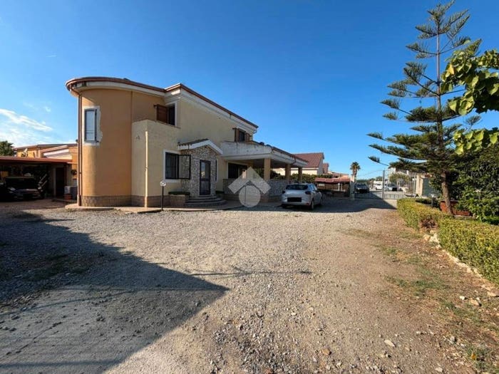 Casa con 5 locali in vendita in Via dei Gelsomini, Zona Capo Rizzuto Apriglianello Papanice, Crotone
