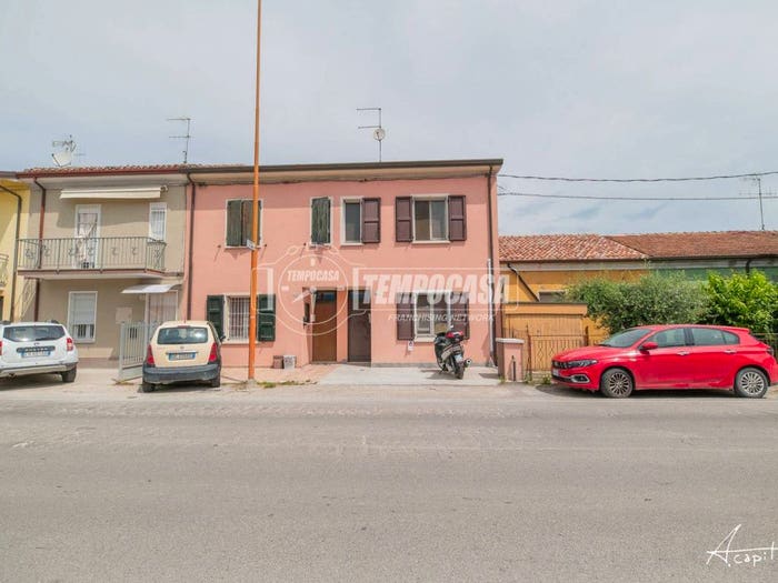 Casa trilocale in vendita in Via Cesenatico, Macerone, Cesena