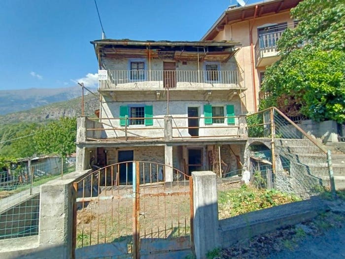 Casa trilocale in vendita in Frazione Estaod, Estaod, Montjovet