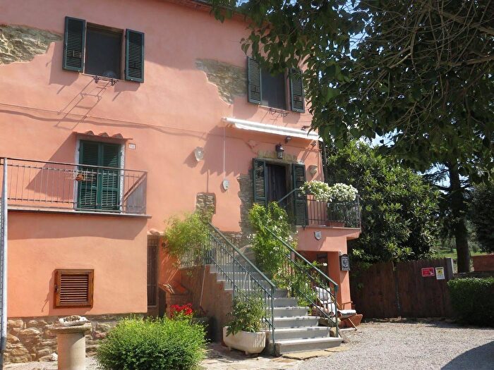 Casa con 5 locali in vendita in Case Sparse Pergo, Cortona