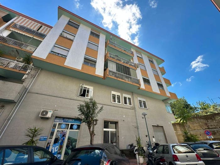 Appartamento con 6 locali in vendita in Via Nuova San Rocco, Colli Aminei Capodimonte, Napoli
