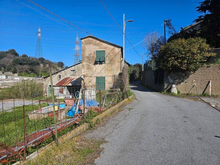 Appartamento con 5 locali in vendita in Via Rocche di Coronata, Cornigliano, Genova