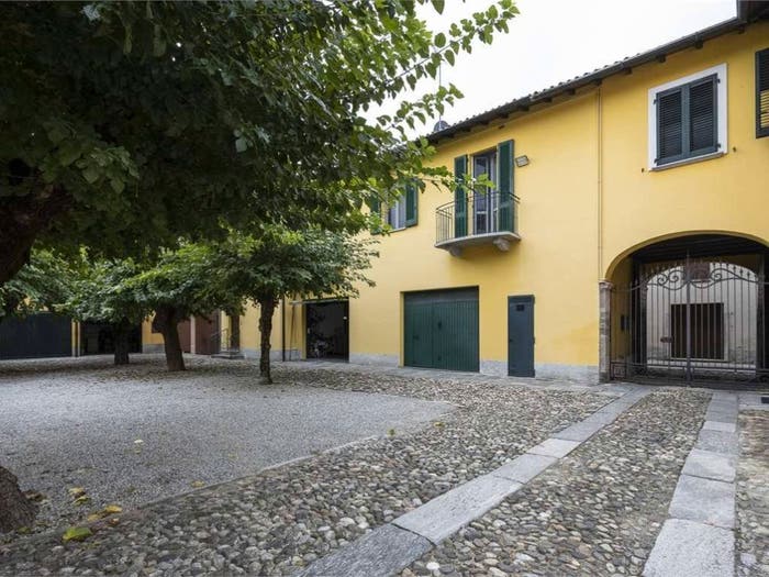 Appartamento trilocale in vendita in Via Dante Alighieri, Brunello