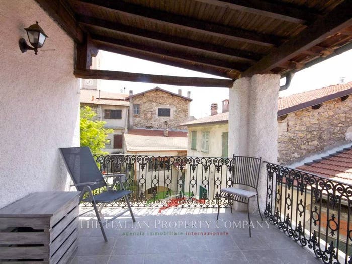 Appartamento trilocale in vendita in Via Roma, Centro, Triora