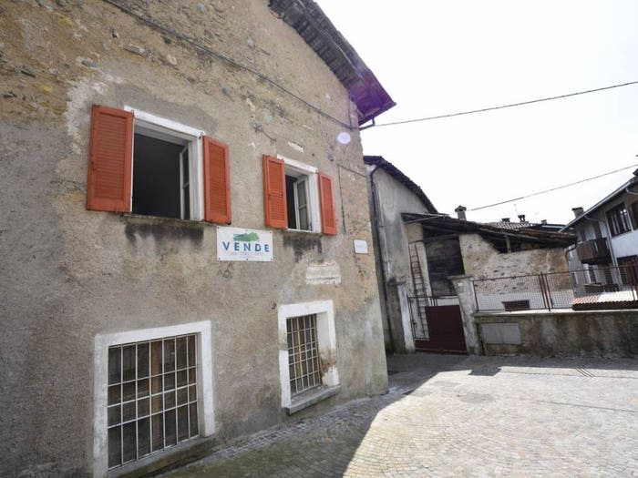 Casa con 6 locali in vendita in Via Carrobbio, Centro, Cremeno