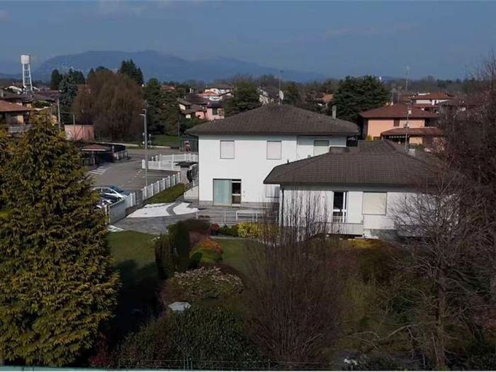 Casa con 6 locali in vendita in Via Fabio Filzi, Bulgarograsso